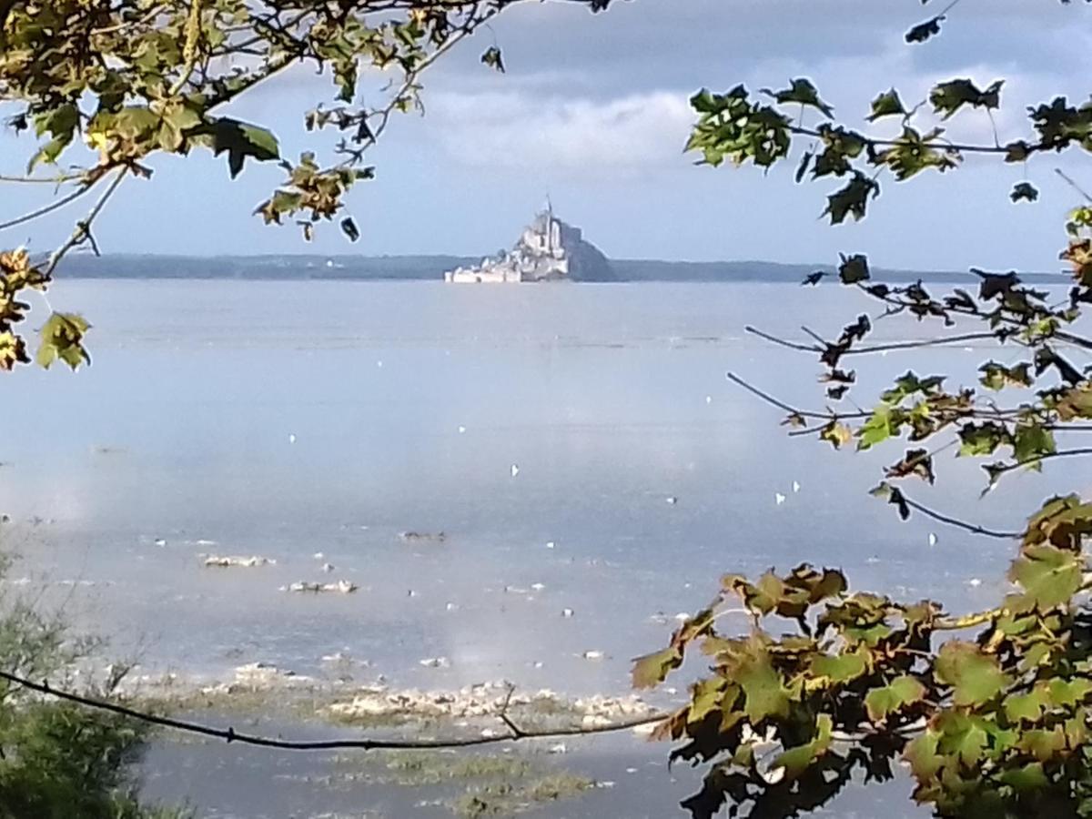 Entre Mont St Michel Et Merveille Vains Bagian luar foto