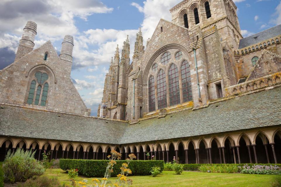 Entre Mont St Michel Et Merveille Vains Bagian luar foto